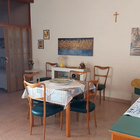 Casa Fronte Mare Puro Relax Villa Cava dʼAliga Екстериор снимка