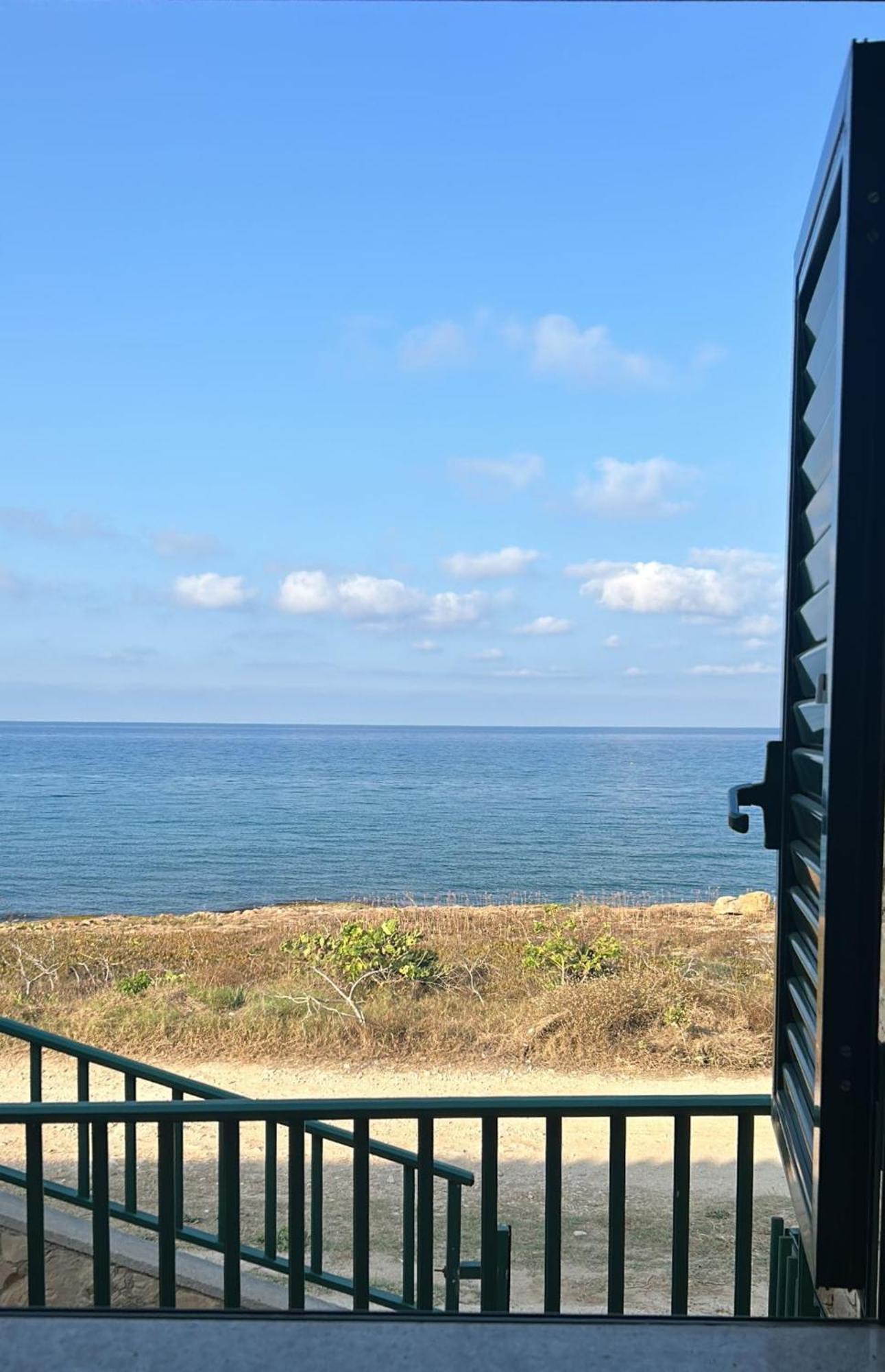 Casa Fronte Mare Puro Relax Villa Cava dʼAliga Екстериор снимка